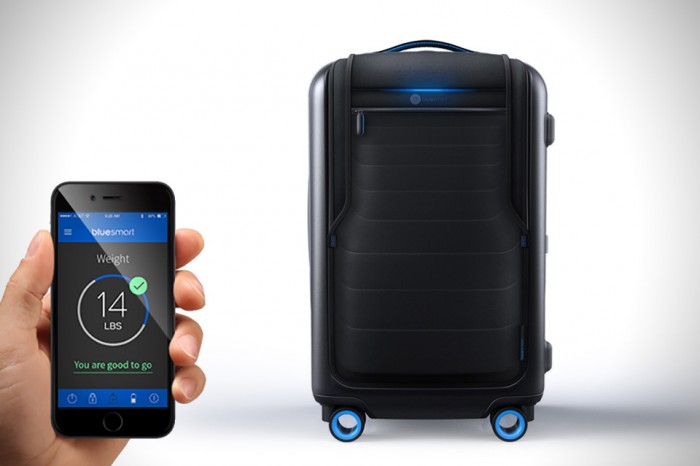 Bluesmart-Smart-Carry-On-Suitcase-0-700x466